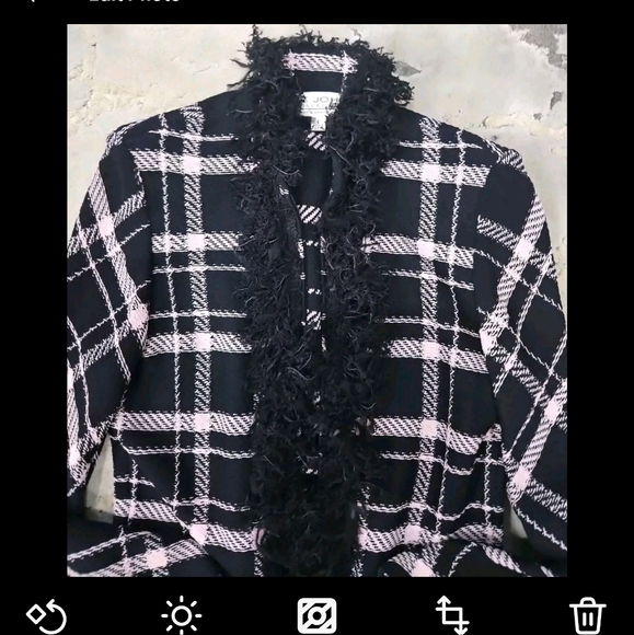 St. John Collection by Marie Gray Black/ Pink cropped jacket Size 6 - Picture 8 of 10